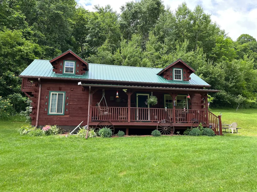 Spring Bank Cabin - Image 1