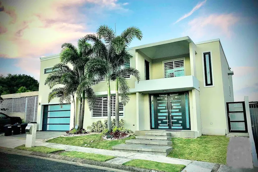 Case Del Sole Duplex w/ Solar-Powered Backup - Image 1