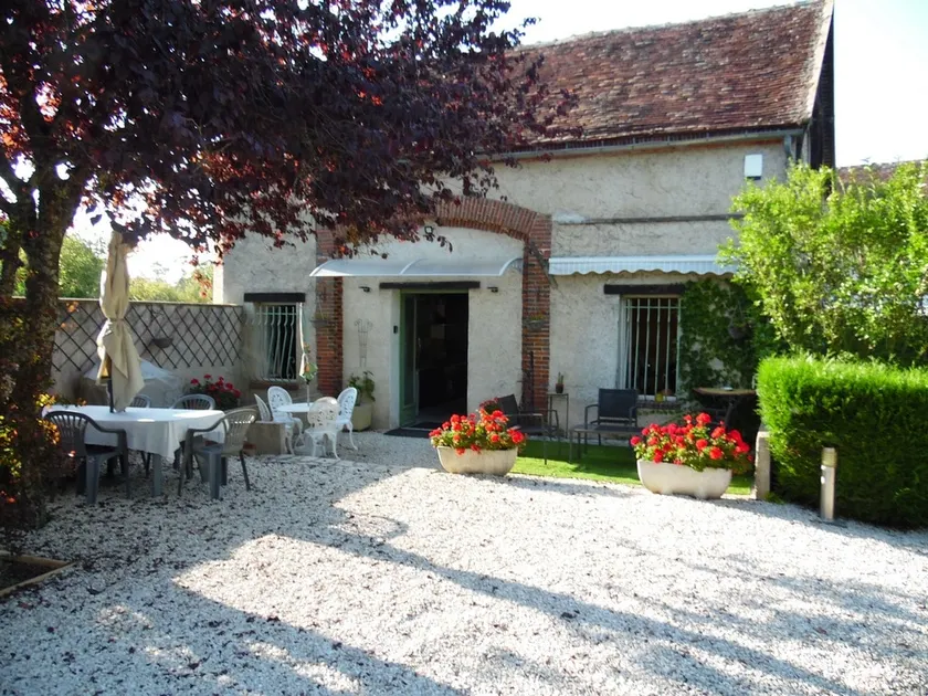 Entire house €135 night WIFI Free Parking - Image 1