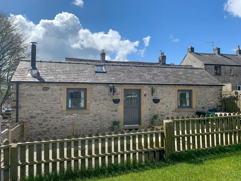 Keepers Cottage - Cosy Peak District Retreat - Image 1