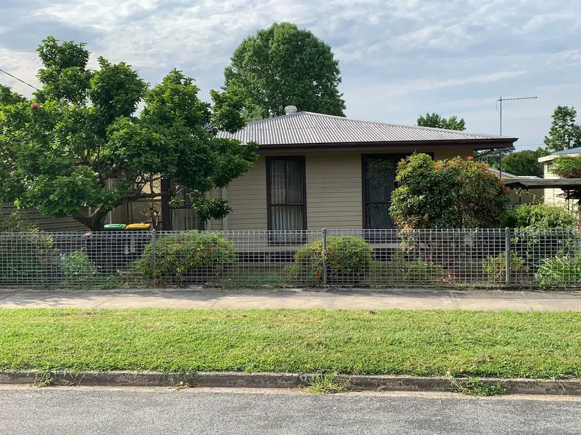 Mount Beauty Lakeside Avenue House - Image 1