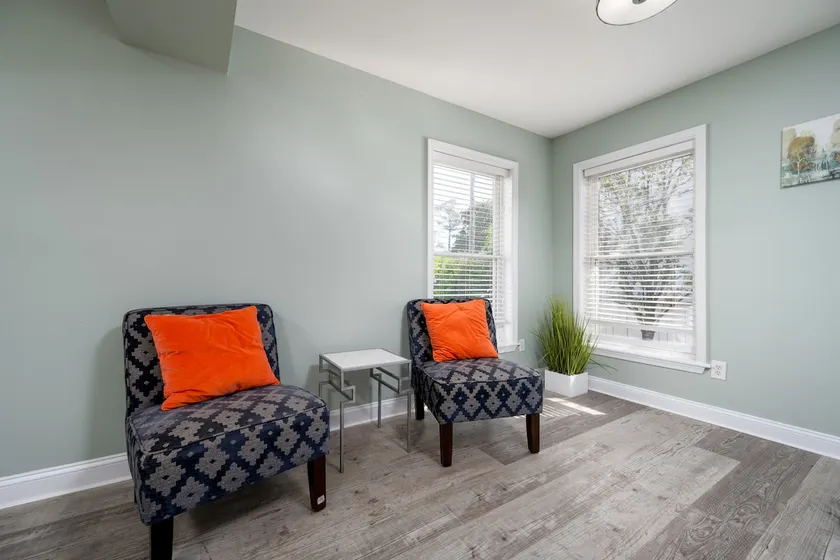Hidden Gem, 1.5 block to the BEACH & STARBOARD! - Image 1