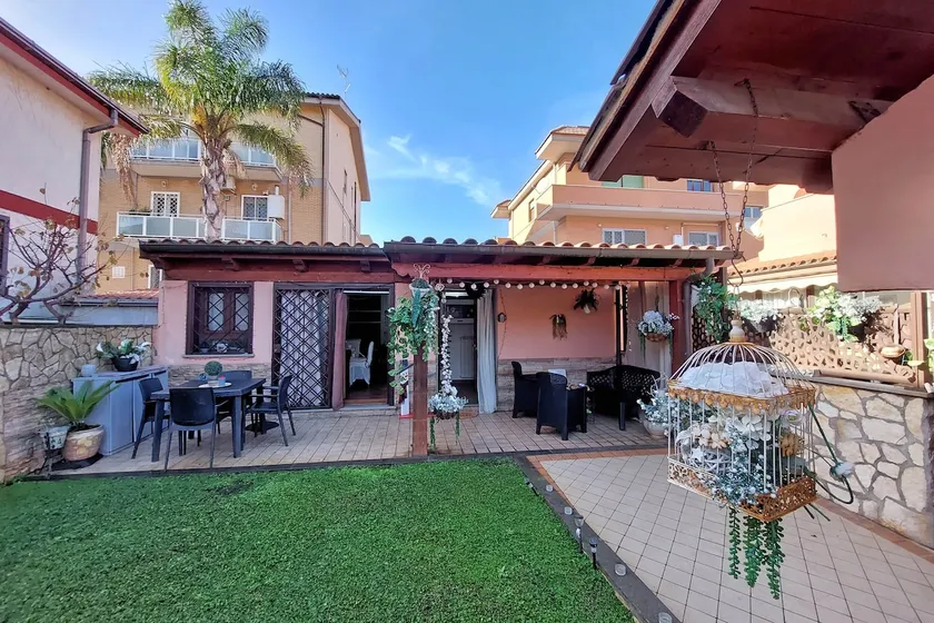(Airport 10 M) Central Restaurants and Beach - Image 1
