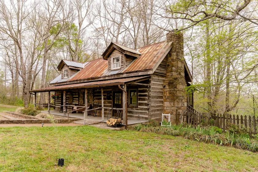 The Willow and Weeds Cabin See ”the Silo” - Image 1