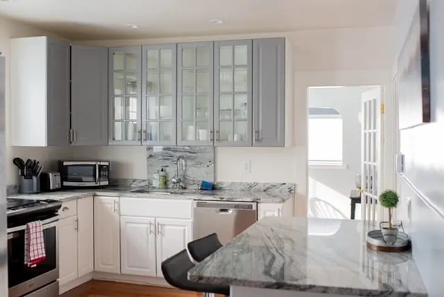 Luxury 4 BR near Boston-Assembly-Train Station - Image 1