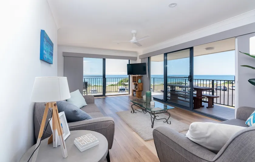 Edgewater 1- Top Floor apartment - LJ Hooker Yamba - Image 1