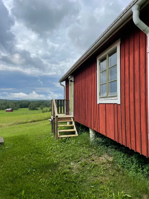 Spend the night only 4 km from the E4 in Cabin 2 - Image 1