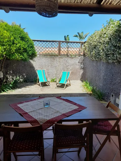 House in the countryside near the beach - Image 1