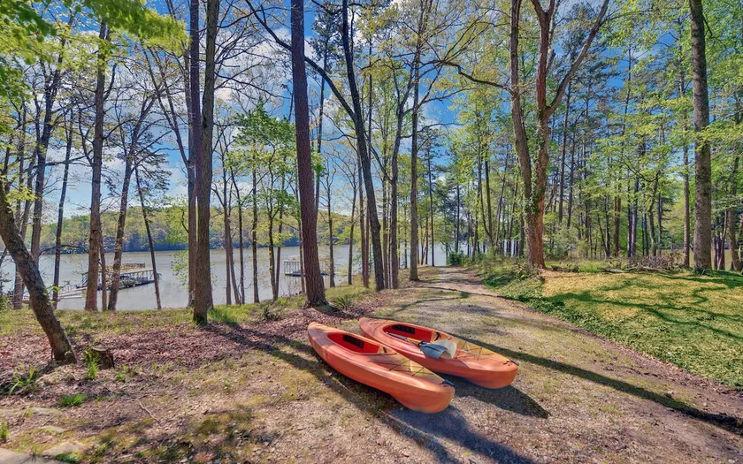 The Lake House Cottage - Image 1