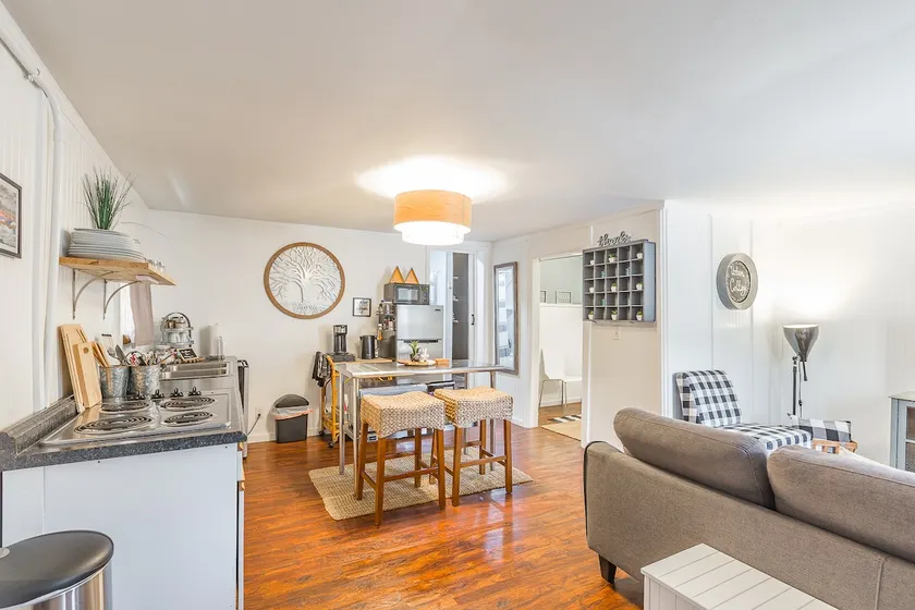 Urban Cottage - Cozy -10 mins. from downtown - Image 1