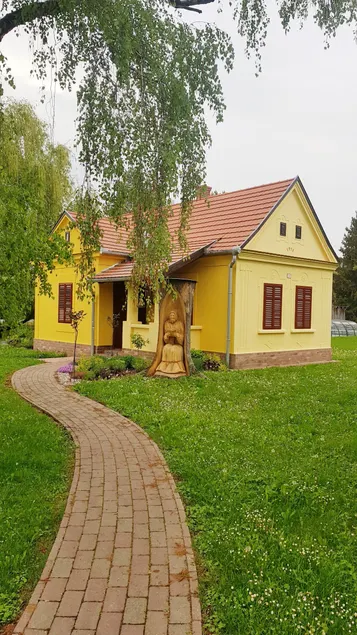 Márfi guest house - Image 1
