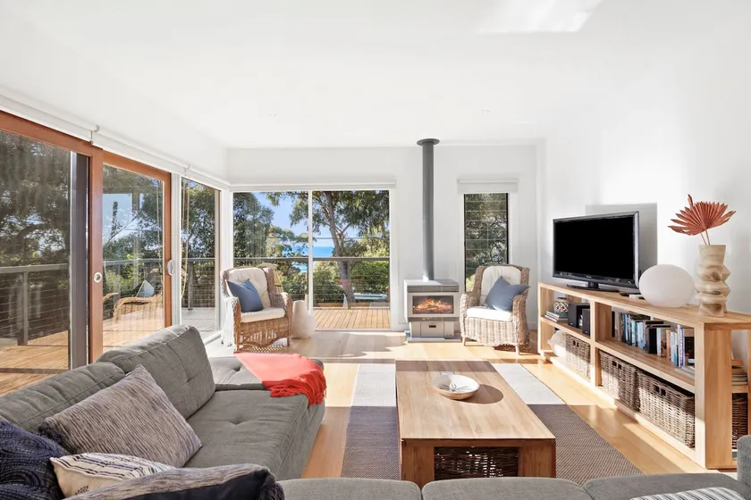 One at Seventy Seven, Lorne - Image 1
