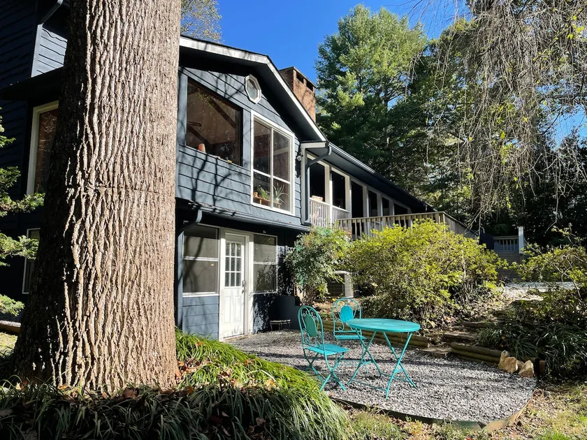 Private Apartment on Beautiful Grounds, Landrum SC - Image 1