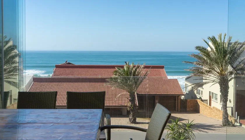 Bob Bouwer Sea View Apartment - Image 1