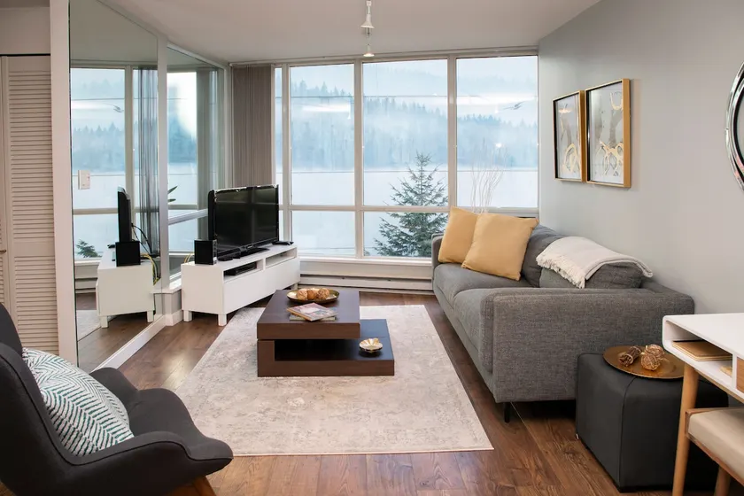 Modern Coal Harbour Style w/gym/wifi/PRKG/central - Image 1