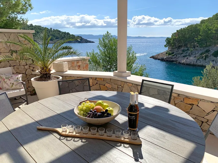 Stone Villa with Jacuzzi in front of Beach Brac - Image 1