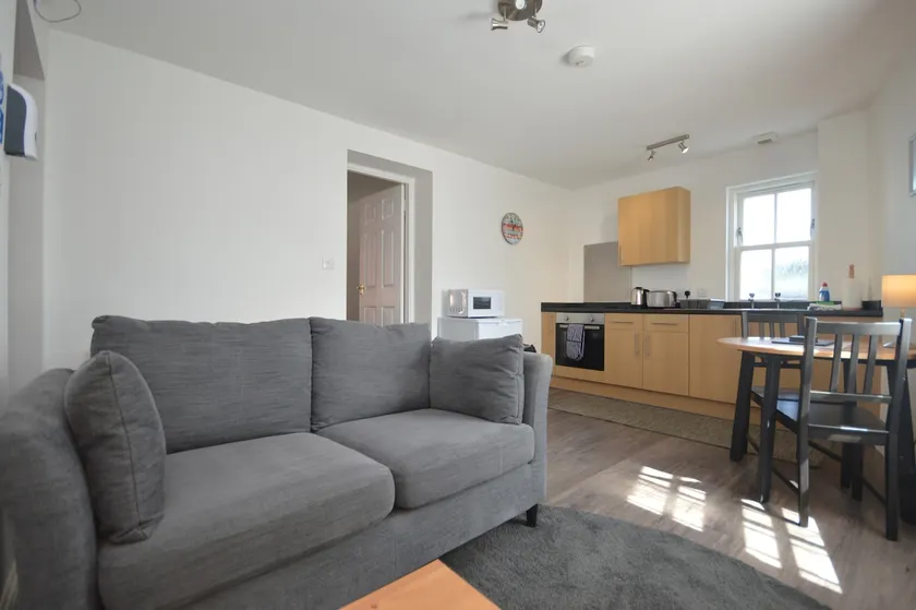 Dolphin Apartment - Image 1