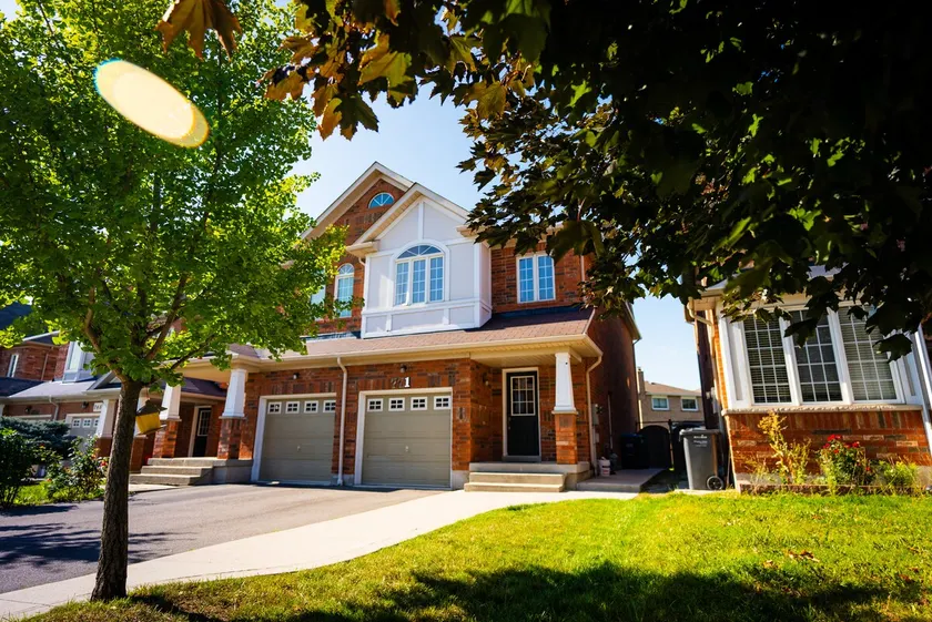 Great 3BR 2.5 Bath Home near Square One!! - Image 1