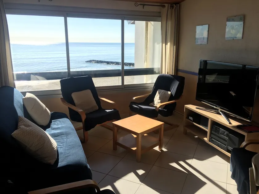CARNON BEACH, 1st row facing the sea - Image 1