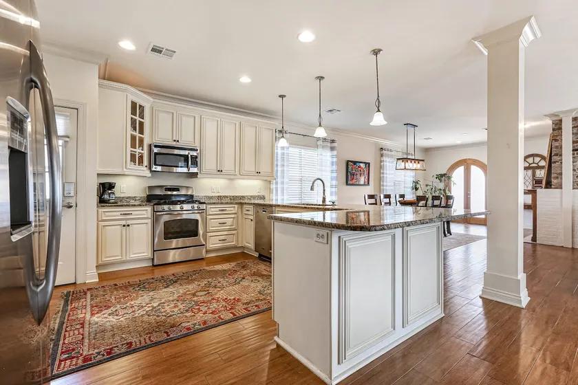 Historic New Orleans Gem - 4 Miles from French Quarter -Sleeps 10 - Image 1