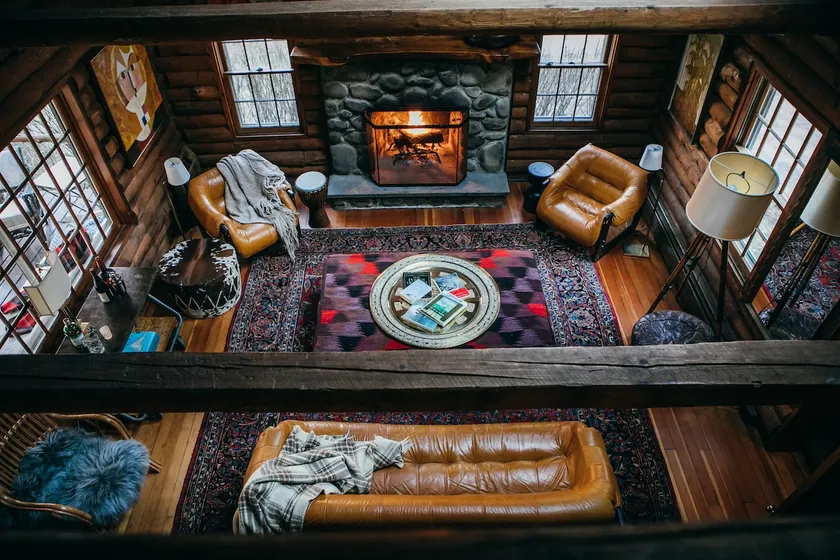 1970s Creekside Cabin | 2 miles from Woodstock - Image 1