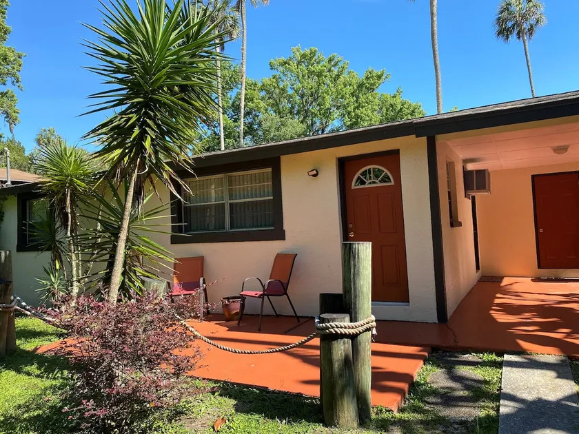 Fishbowl House - Image 1