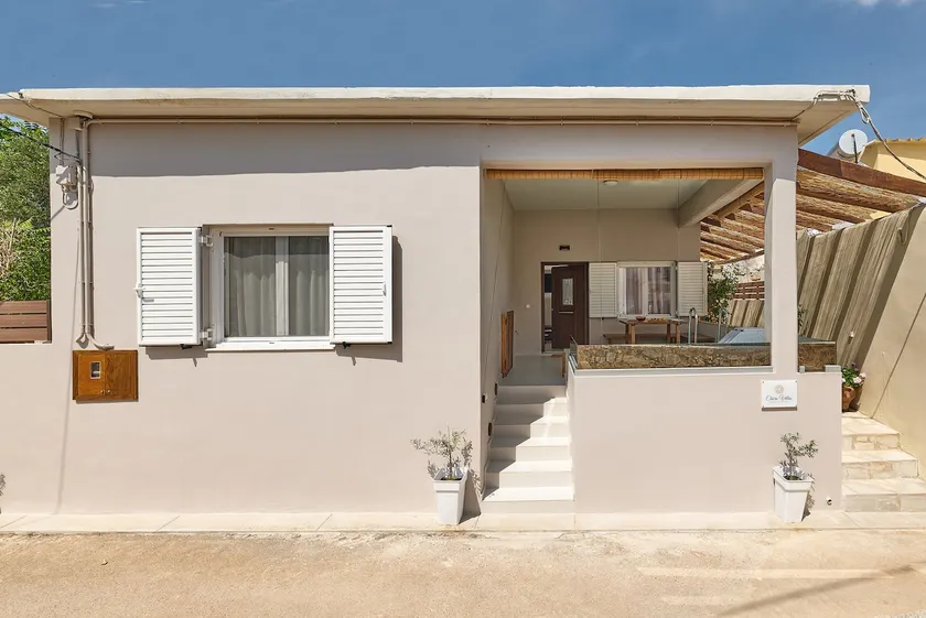 2 bedroom Villa with heated swimming pool-Spa whirlpool-BBQ! - Image 1