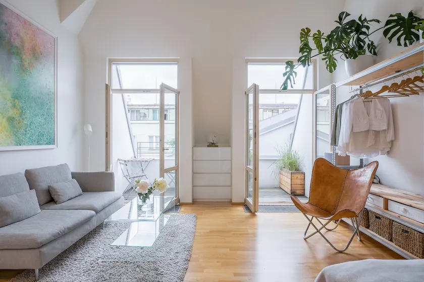 Stylish bright flat w/ balconies HIP district & AC - Image 1