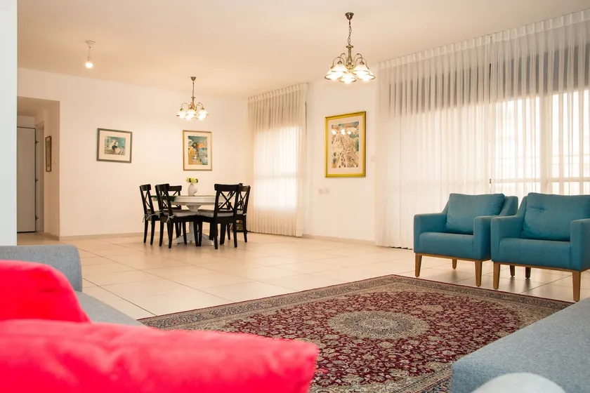 Luxurious Huge 5R in Jerusalem center - Image 1