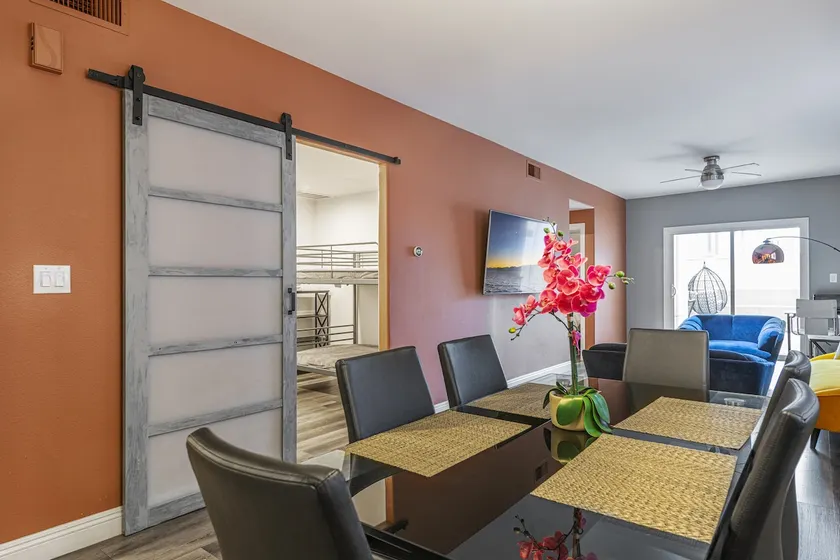 Stunning 2BD/1BA in Downtown Alhambra Main St! - Image 1