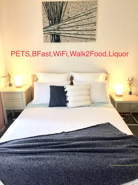 ☆ 𝓑𝓡𝓞𝓞𝓚𝓢 ☆ BFast, WiFi, Nflx, Walk2Food, Liquor - Image 1