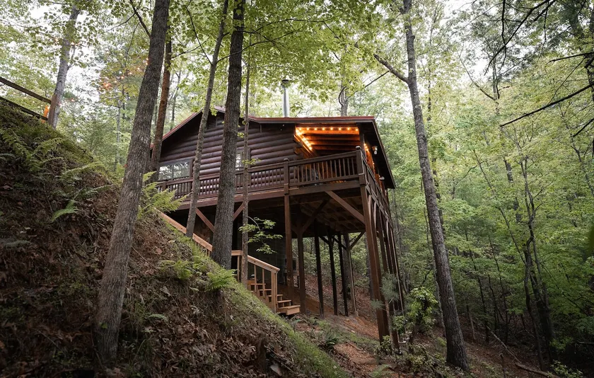 Cozy Romantic Retreat | Private Hot Tub + Firepit - Image 1