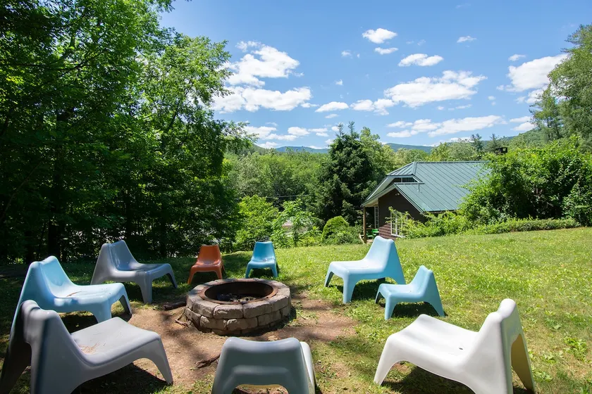 Hiking and Breweries! Mountain and river views! - Image 1