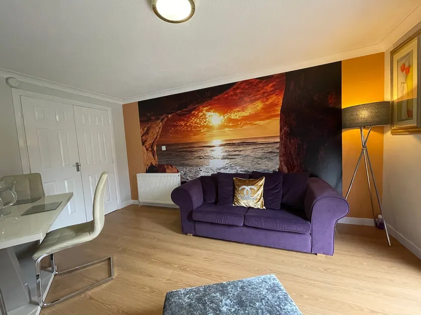 HLA - KING COURT APARTMENT 2 - Image 1