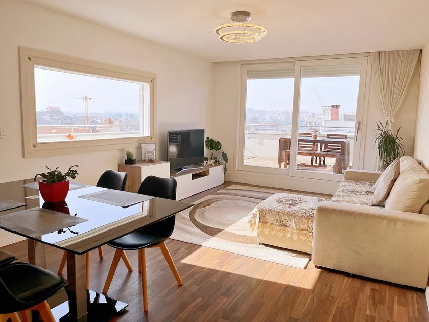 Unique Penthouse Porto near Livaria Lello - 40m2 Terrace and Free Parking - Image 1