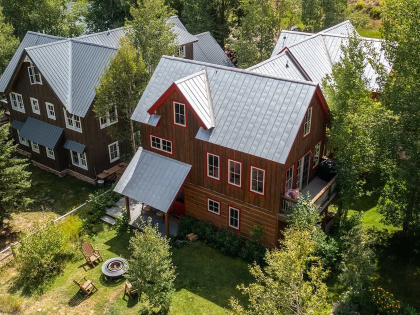 The Coal Creek Retreat | Modern In-Town House - Image 1
