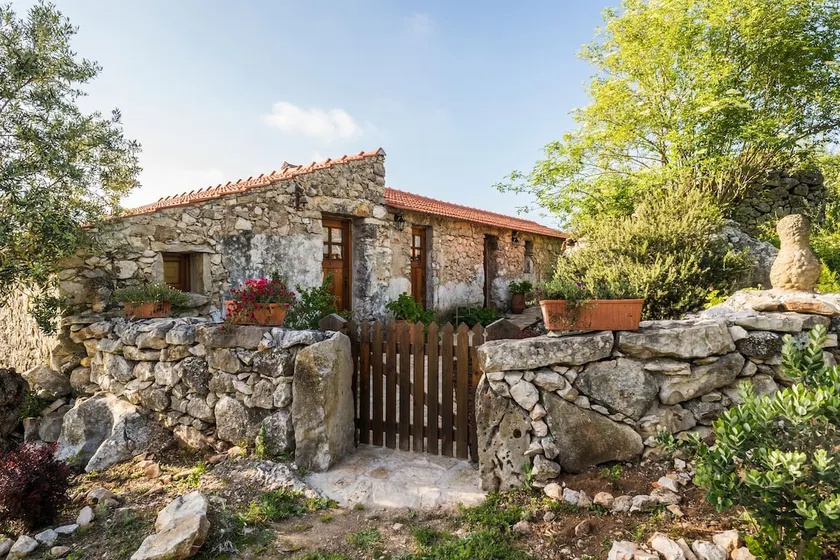 Roman Road House | Porto de Mós - Image 1