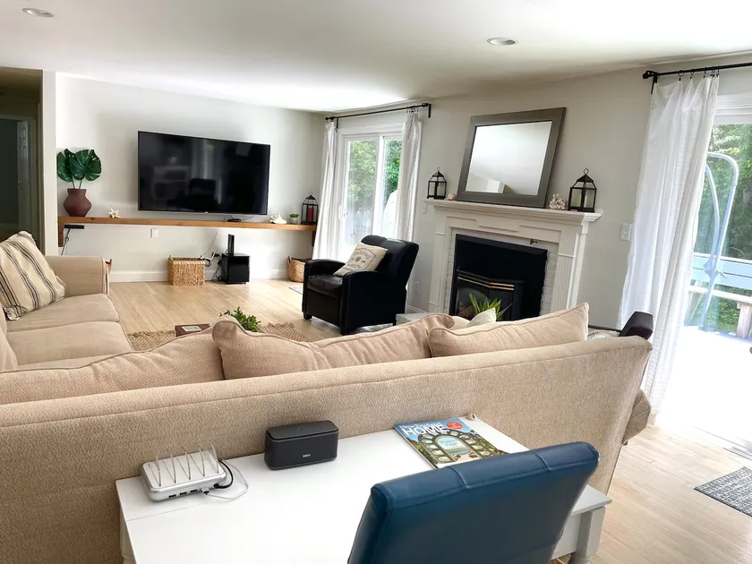 Remodeled Cape house in charming beach community - Image 1