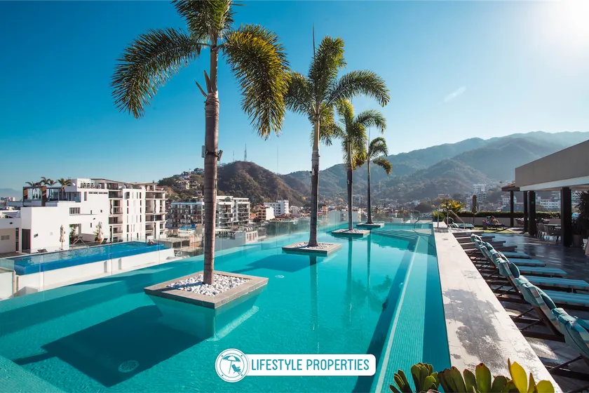 Zenith 601, Zona Romantica, 2 Balconies with Incredible Views, Rooftop Pool - Image 1