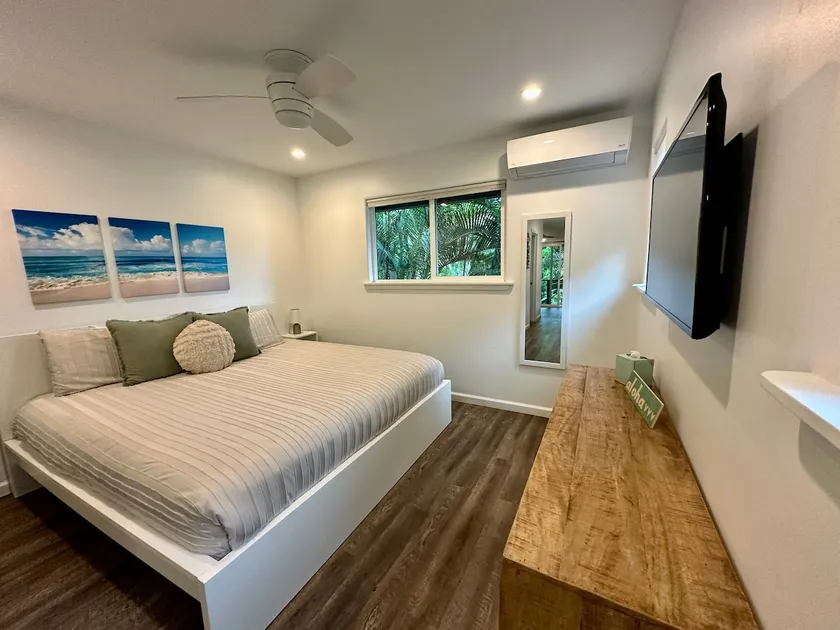 Sunset Beach Serene Studio - Image 1