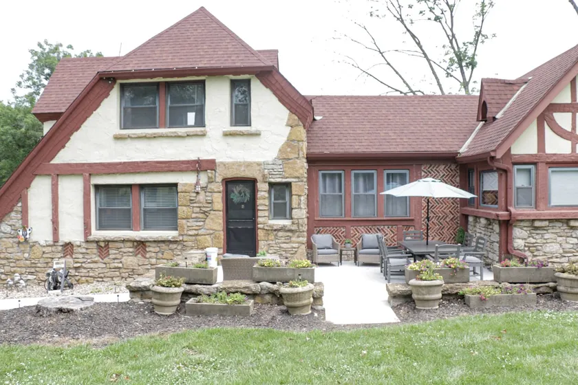 Fillmore Manor - Image 1