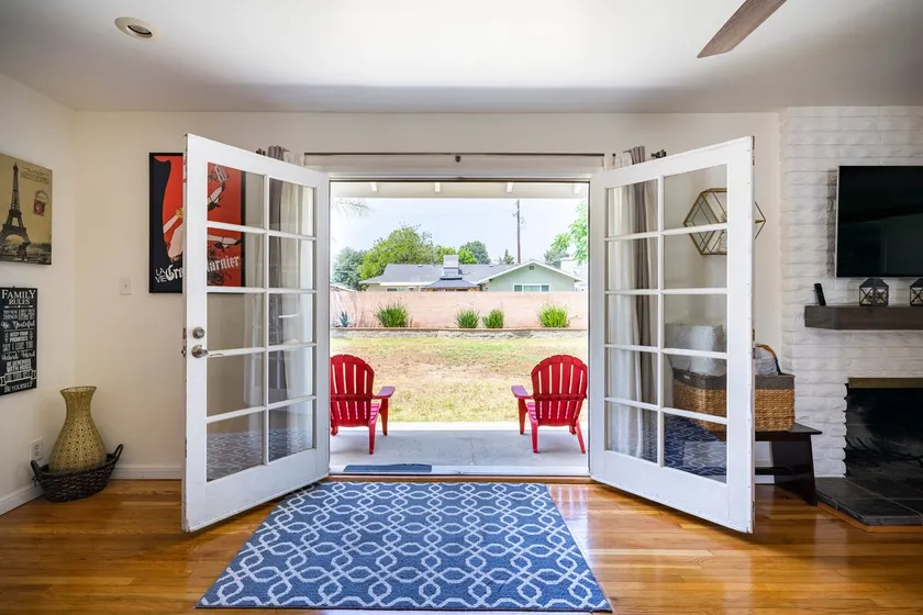 Granada Hills Getaway * - Image 1