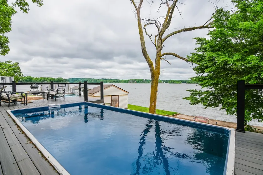 Renovated Lake House w/Pool- Walk to Shady Gators - Image 1