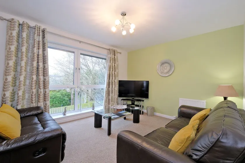 Spacious 2 Bedroom Netherhills Apartment, Aberdeen - Image 1