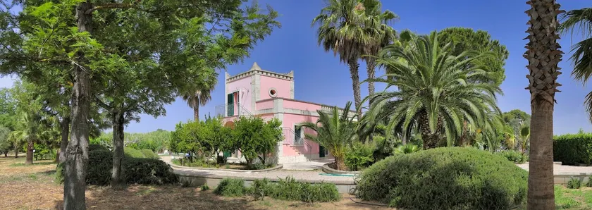 Wonderful Villa with large Swimming Pool & Garden - Image 1