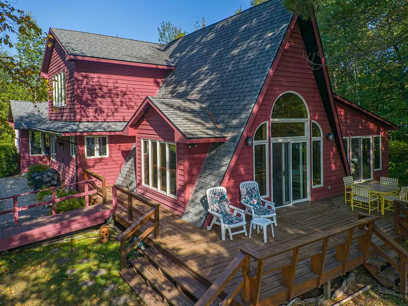 Waterfront modified A-frame on chain of 10 lakes - Image 1