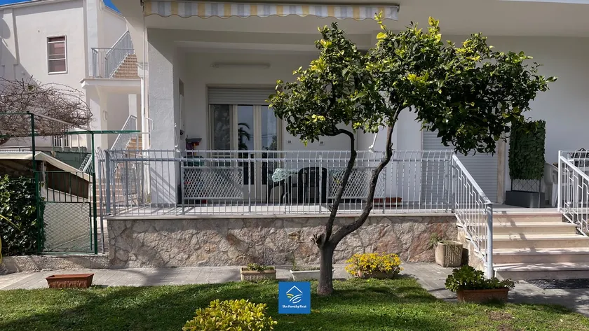The Family Nest - Apartment with garden - Image 1