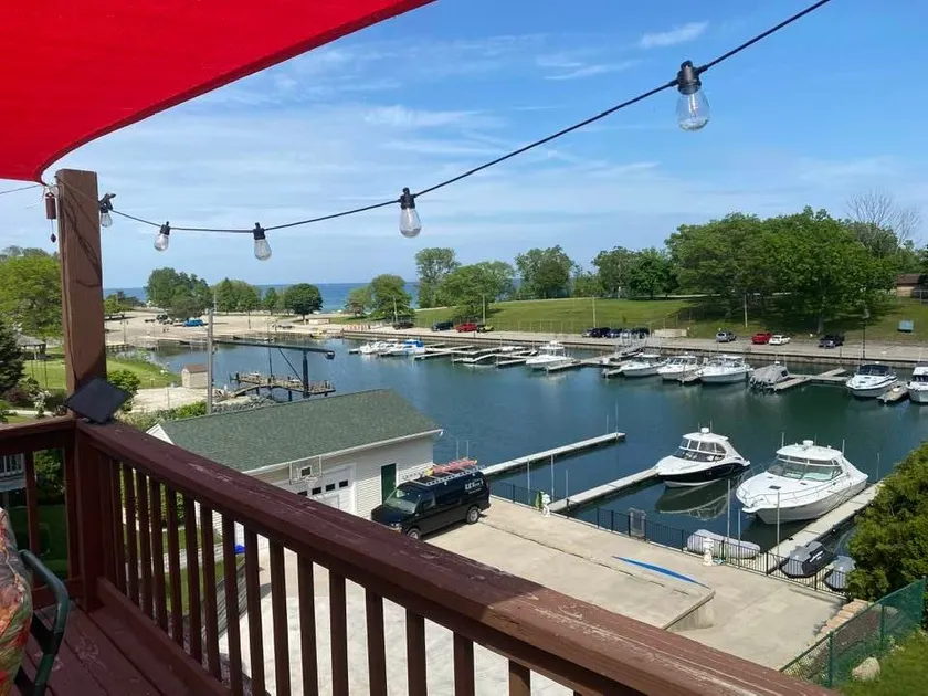 Lake Michigan Paradise Apartment - Image 1