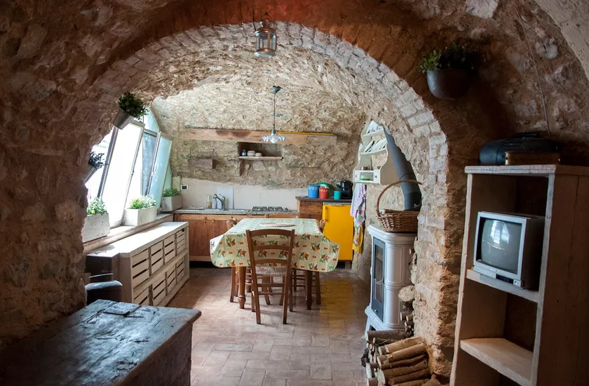 Charming rustic house - Image 1