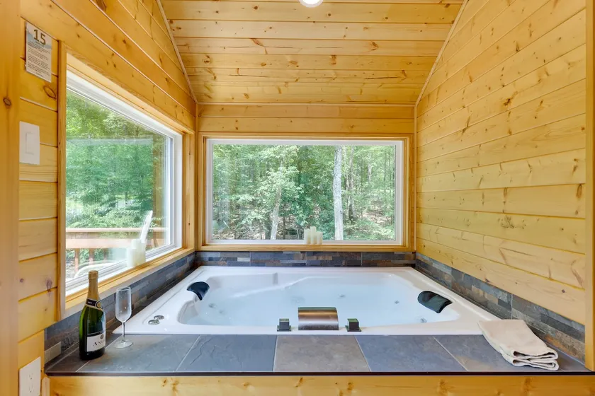 Summer Escape•Pool•Jacuzzi•Game Room•King Bed•Fire - Image 1